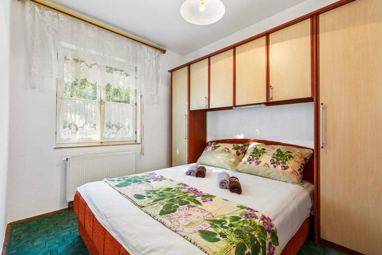 Appartement Ruza à Senj  Extérieur photo