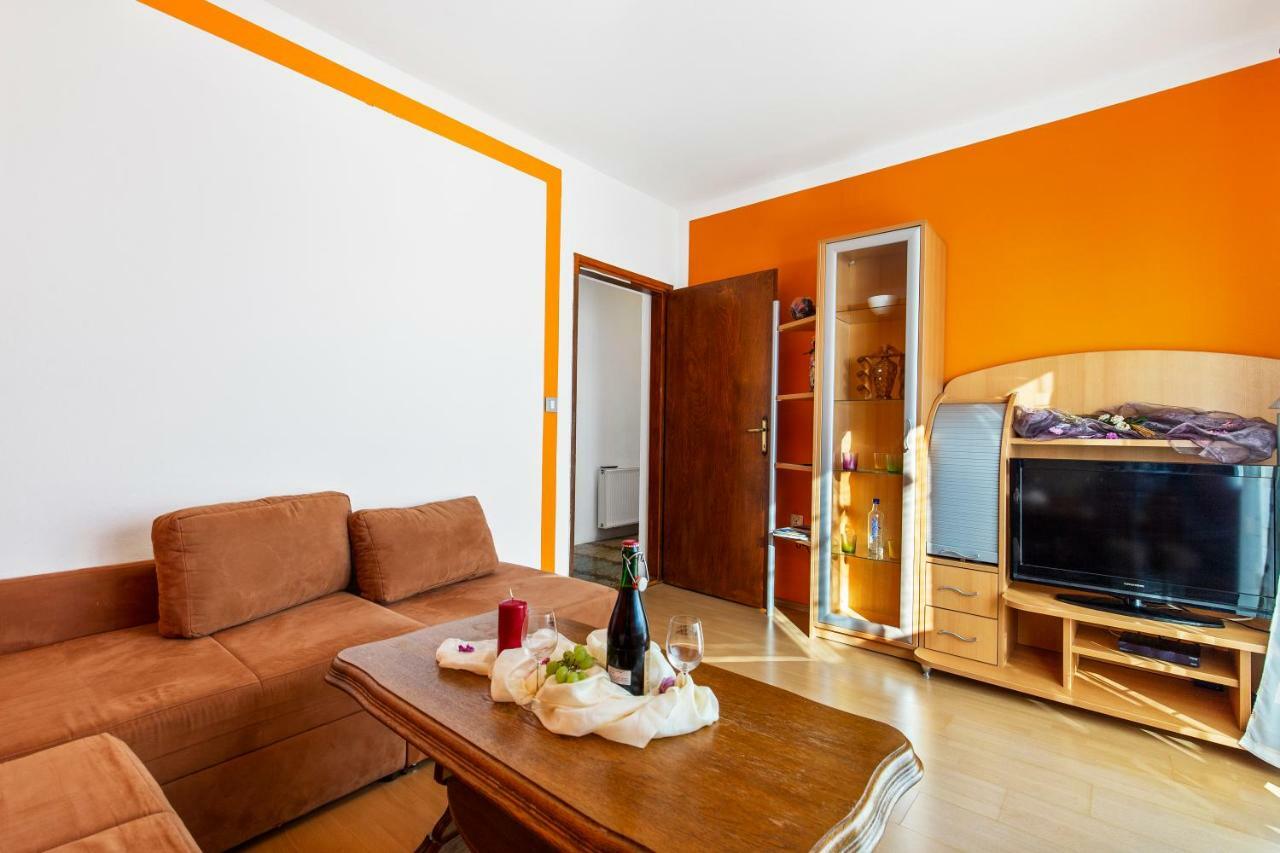 Appartement Ruza à Senj  Extérieur photo