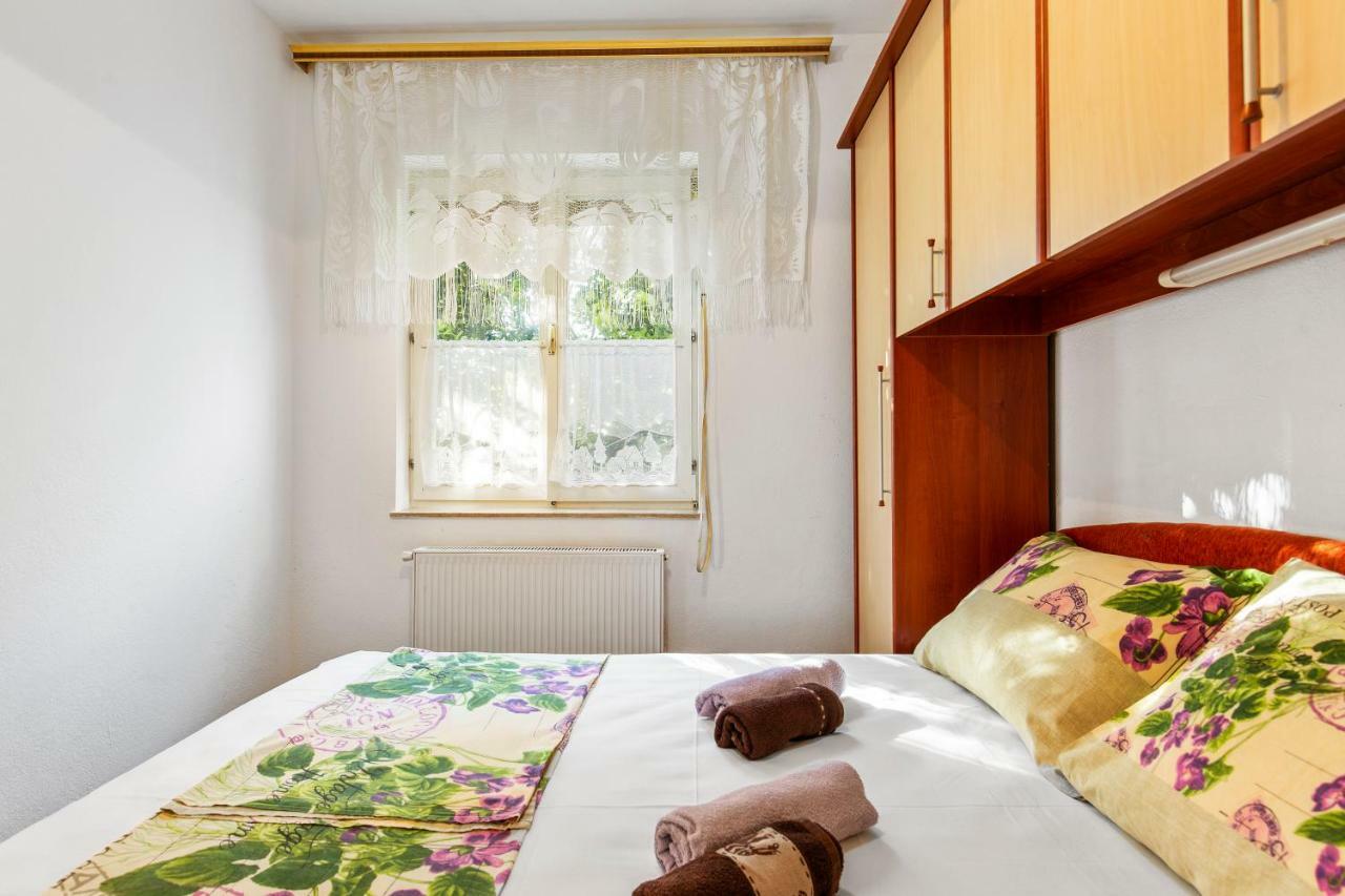 Appartement Ruza à Senj  Extérieur photo